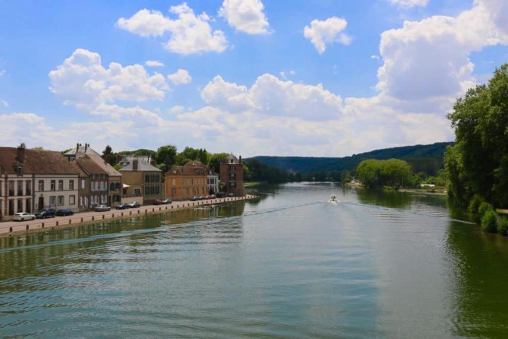 Вилла La Demeure De Margot - 24 Couchages Villeneuve-sur-Yonne Экстерьер фото